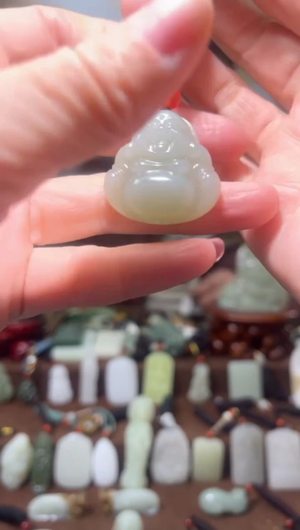 颈饰未镶嵌和田玉`