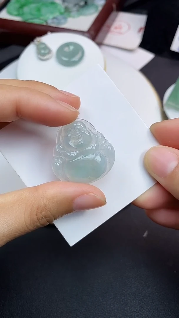 颈饰未镶嵌翡翠吊坠