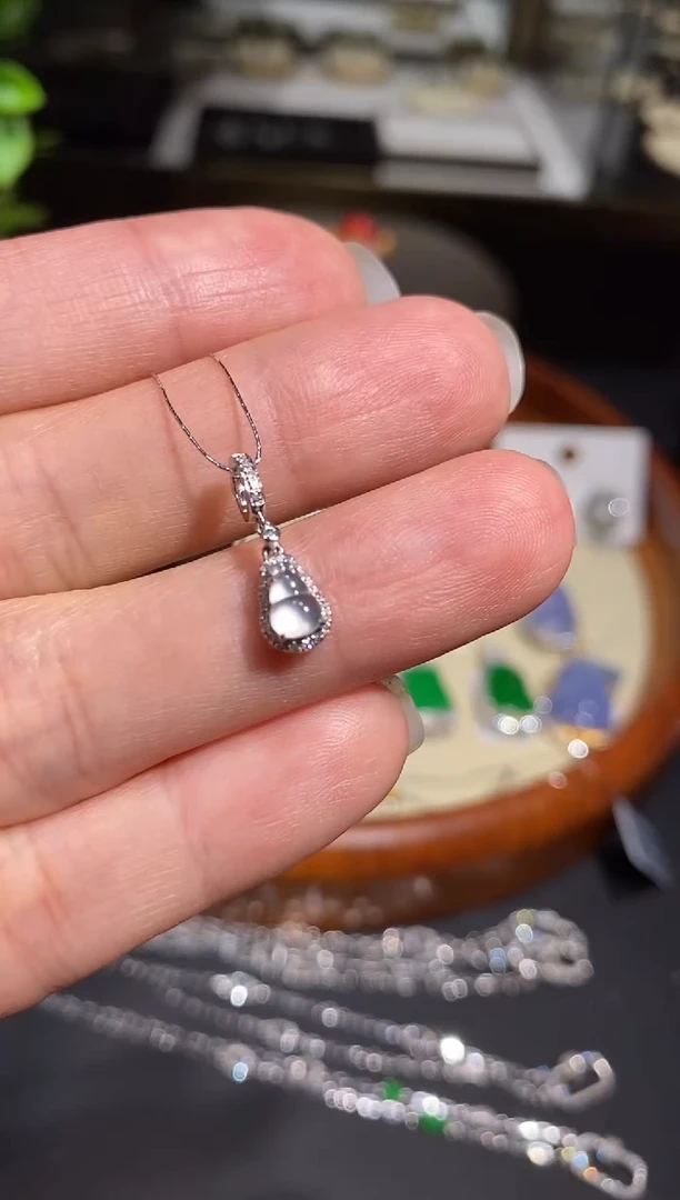 【闪购商品】翡翠项链18K金镶嵌吊坠