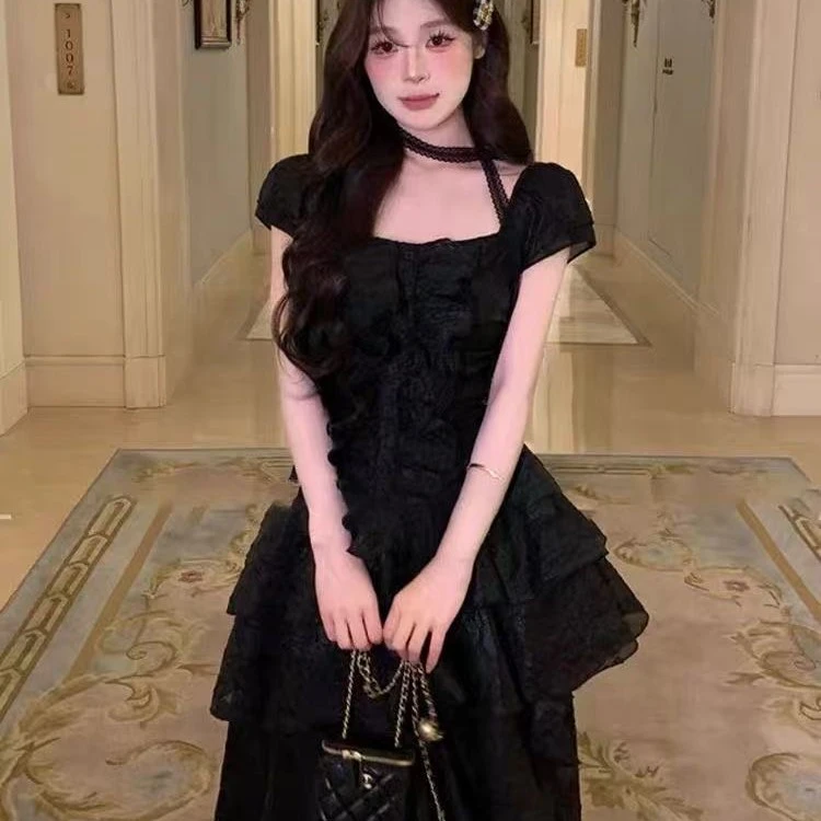 法式甜美不规则荷叶边方领连衣裙女夏季设计感收腰显瘦度假风长裙