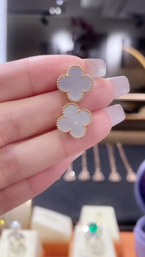 【闪购商品】贝壳（贝母）耳饰18K金镶嵌耳饰