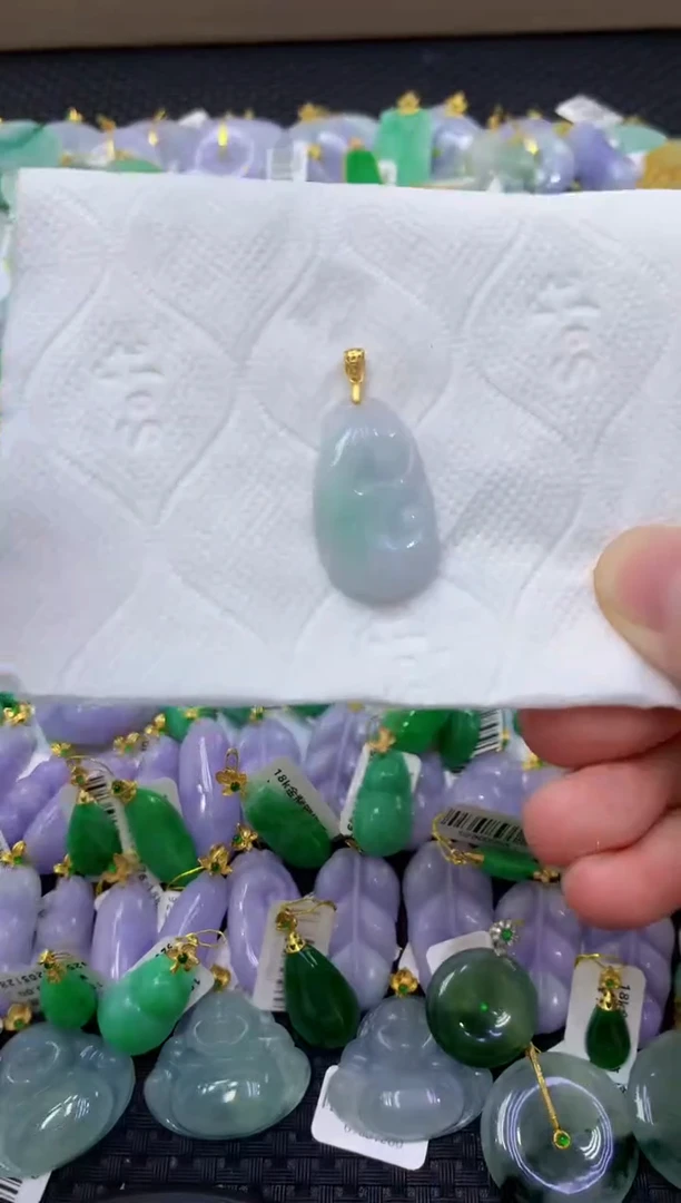 颈饰未镶嵌翡翠天然缅甸翡翠A货