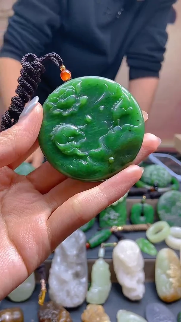 颈饰未镶嵌和田玉1