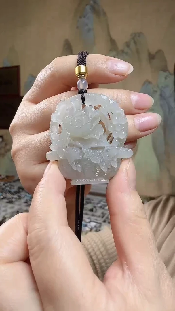 颈饰未镶嵌和田玉.