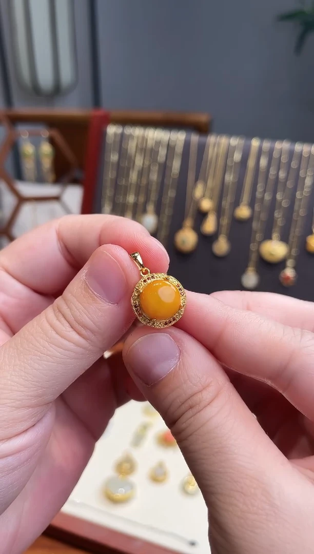 银S925镀金镶嵌颈饰蜜蜡吊坠