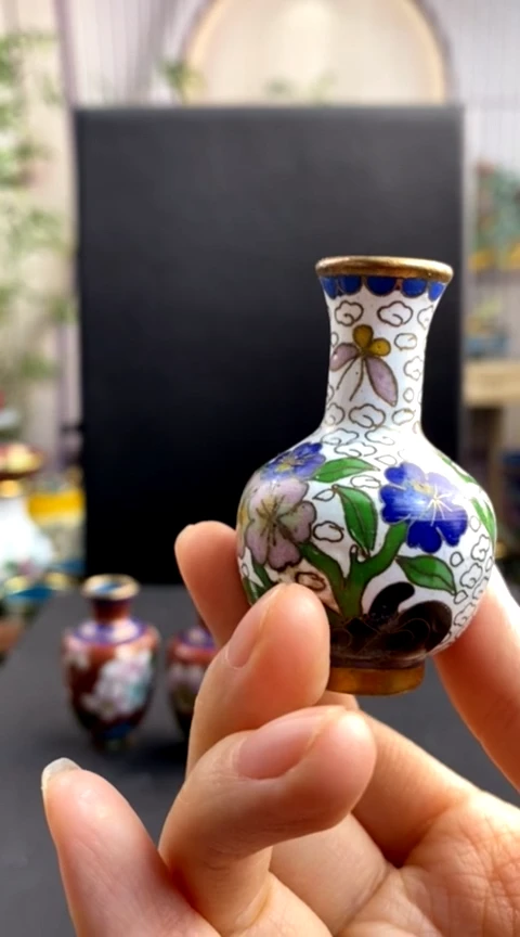 【闪购商品】非遗技艺 景泰蓝拇指瓶蝶恋花白色