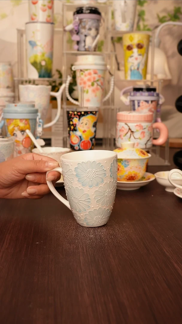 陶景德镇手绘的杯子