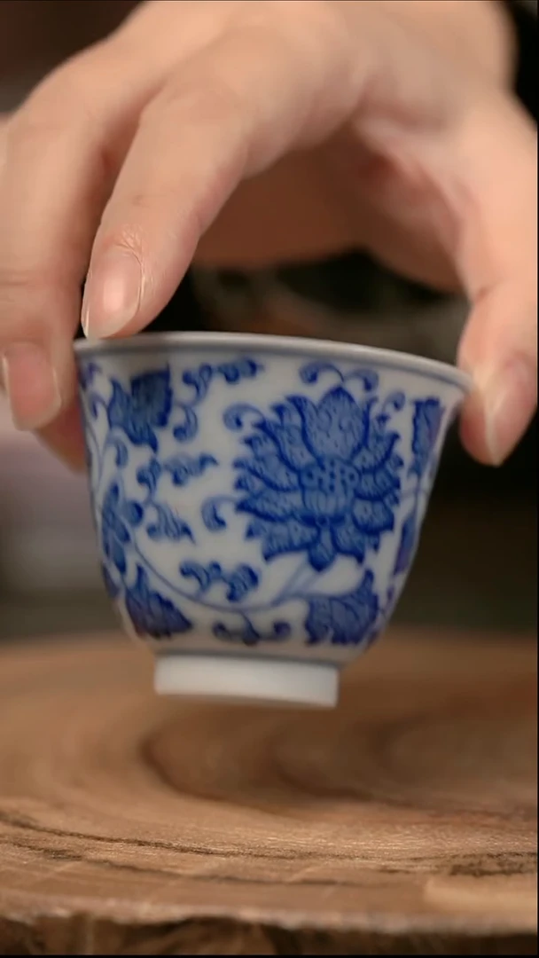 手绘高温现代瓷 气窑  超薄胎 缠枝花卉铃铛杯70C
