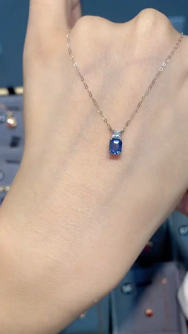 蓝宝石项链18K金镶嵌项链