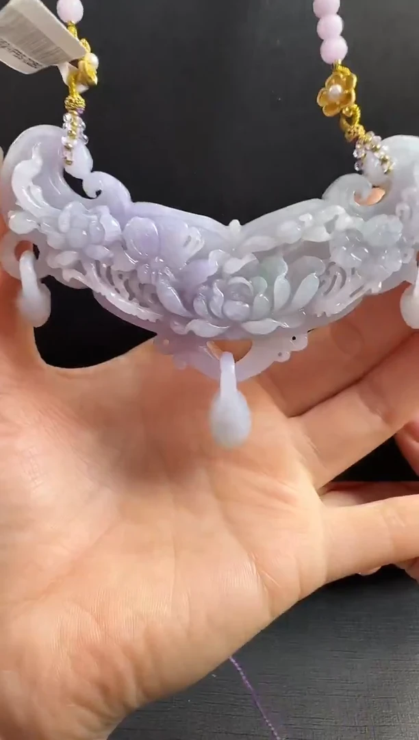 颈饰未镶嵌翡翠弯弯