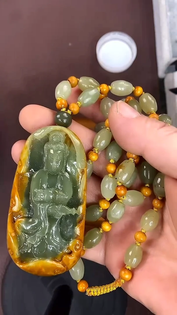 颈饰未镶嵌透闪石质玉休***〉吊坠