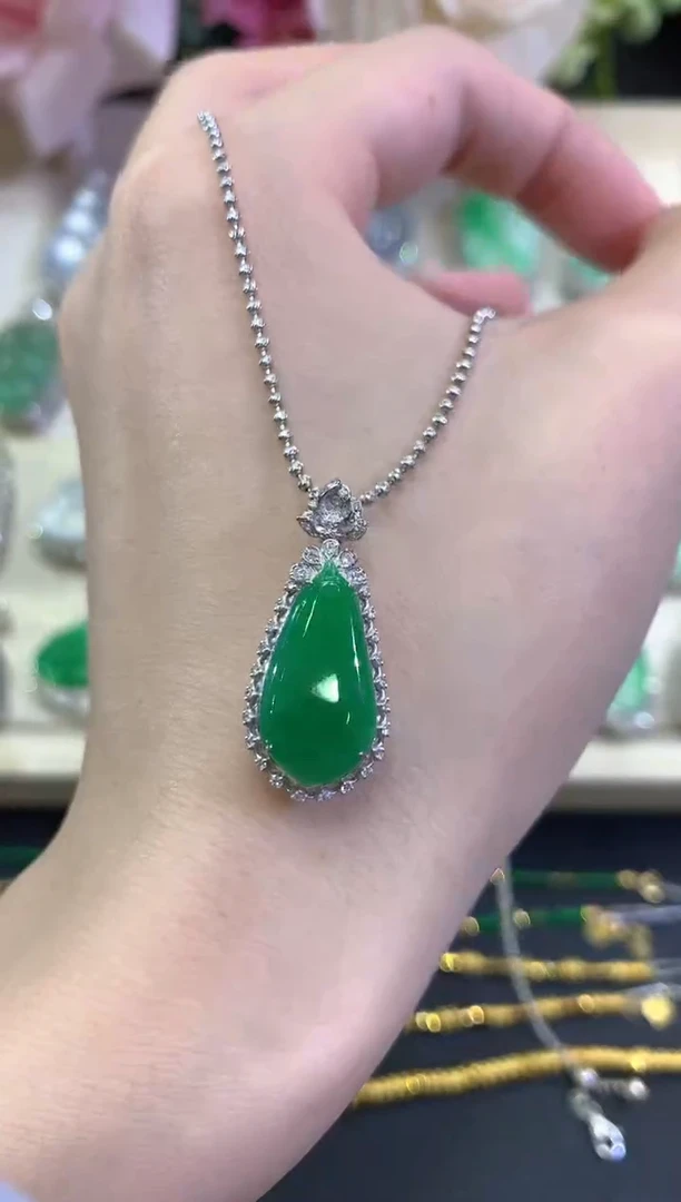 吊坠(不含链)18K金镶嵌翡翠秋日珠宝W15