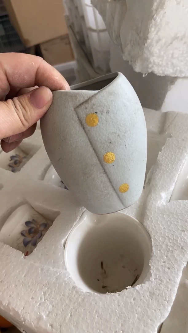 杯无运费险有瑕疵的摄影的产品有使用过的痕迹有点脏介意勿拍