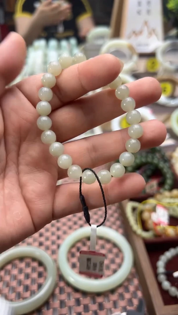 手串未镶嵌和田玉且末料青白玉手串卡8