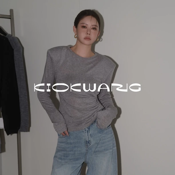KIOKWANG//设计感小众 时尚圆领口袋设计显瘦内搭长袖女t恤上衣