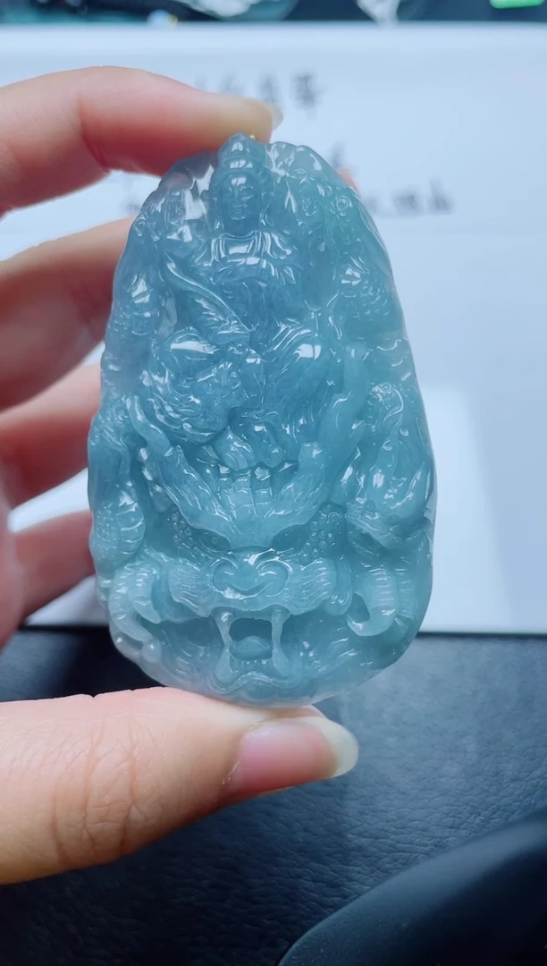 翡翠未镶嵌颈饰