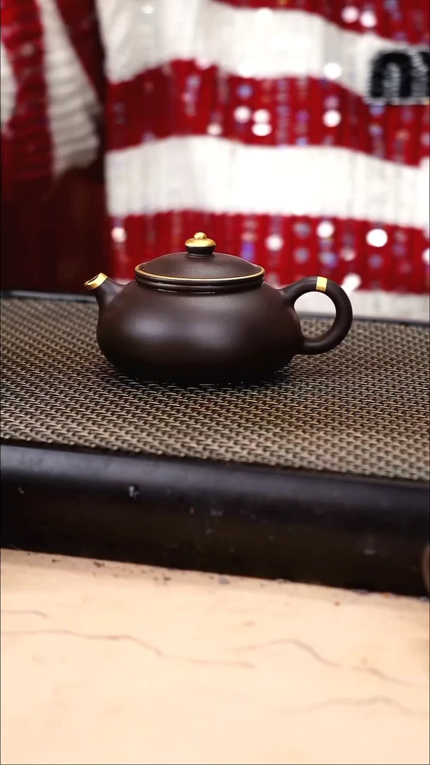 茶壶紫砂四号井茄皮紫泥描金寒江130cc