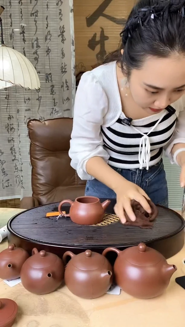 茶壶紫砂光器扁德钟 龙血砂 范俊美