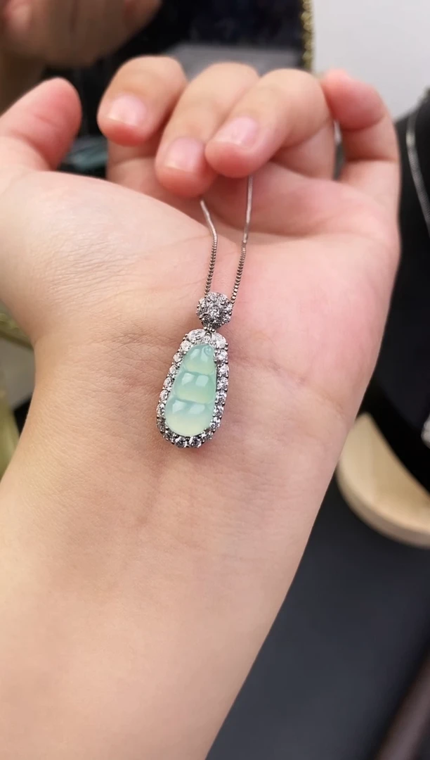 银S925镶嵌戒指翡翠银镶嵌翡翠吊坠