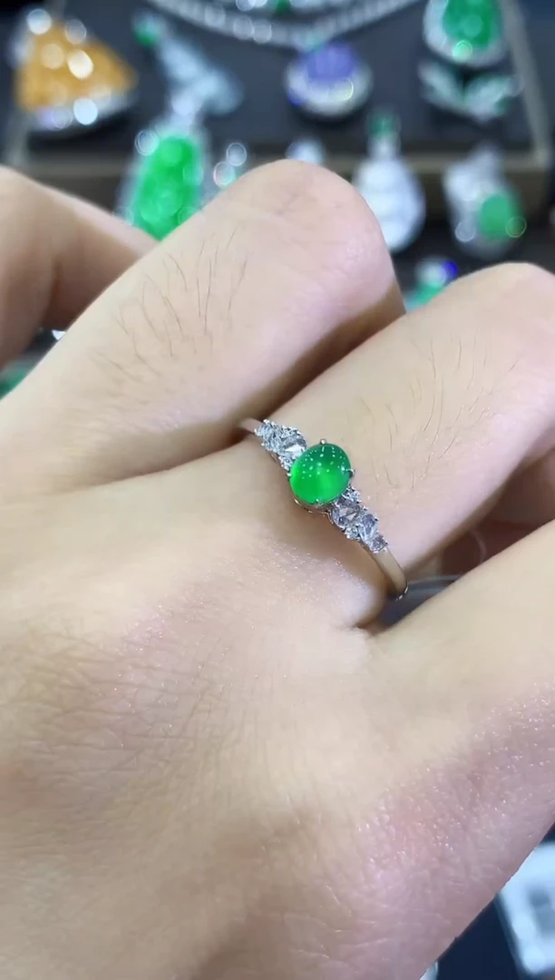 18K金镶嵌戒指翡翠C87