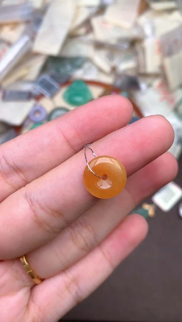 未镶嵌挂件翡翠—