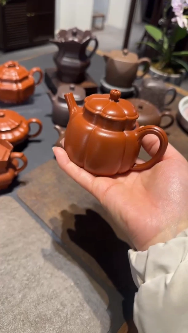 【闪购商品】紫砂茶壶繁花 朱泥