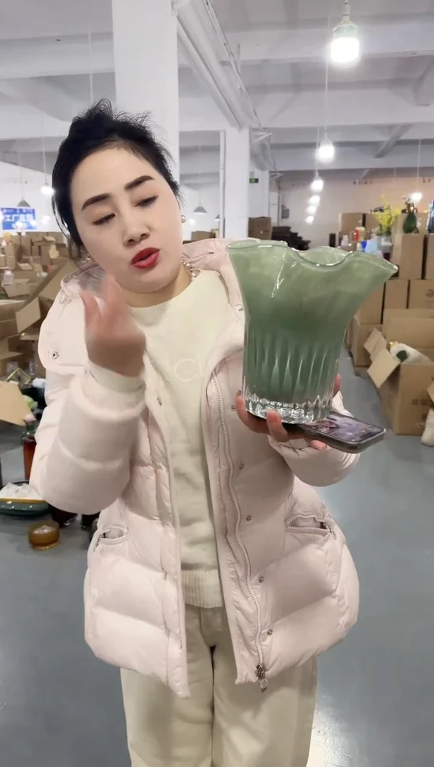 【闪购商品】玻璃安琪花瓶微瑕-GO44