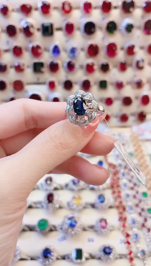 戒指蓝宝石18K金镶嵌1