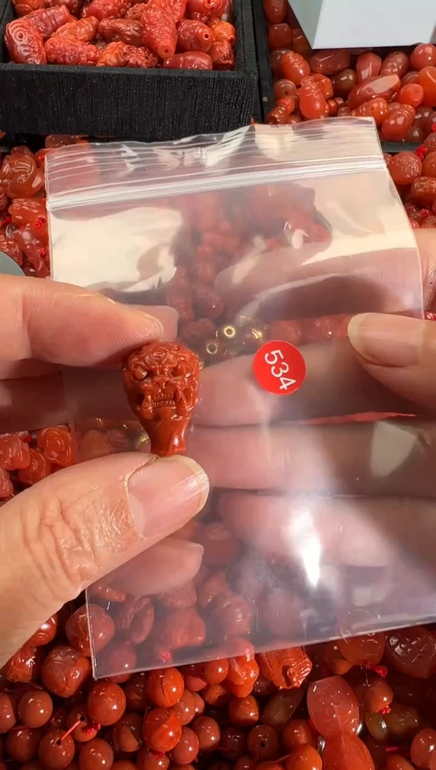 【闪购商品】南红玛瑙颈饰未镶嵌1