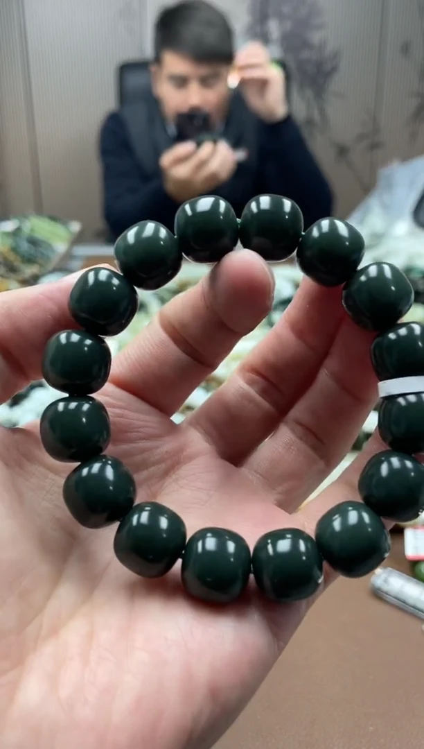 未镶嵌手串和田玉沙枣青14老型