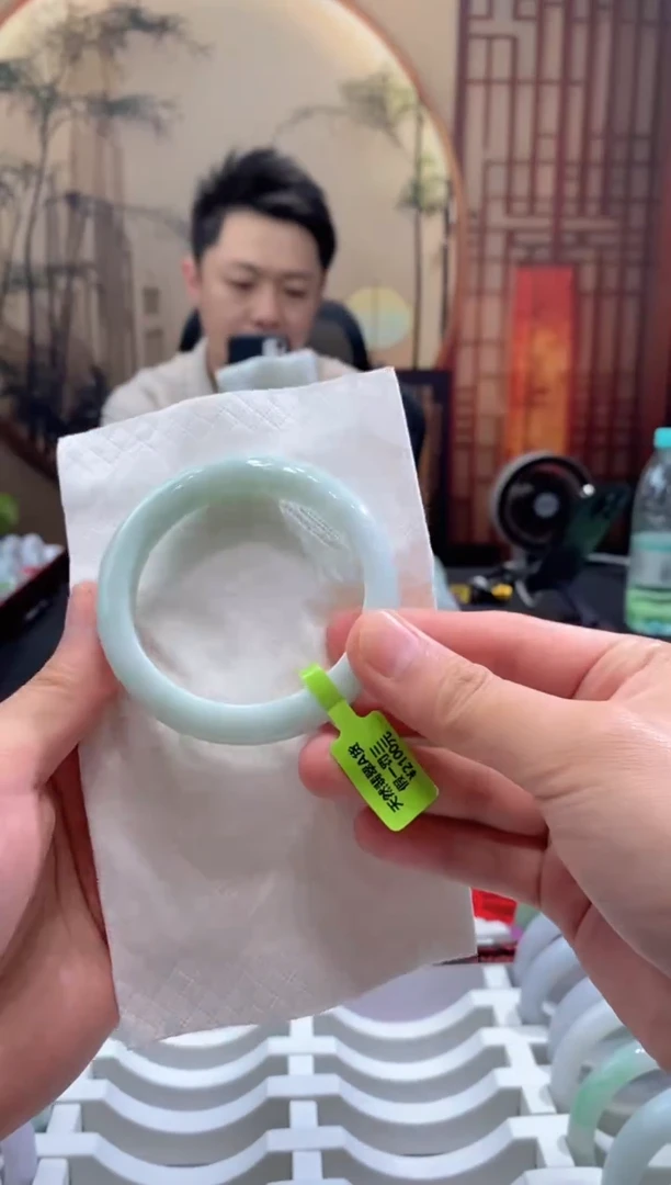 未镶嵌手镯翡翠000039376