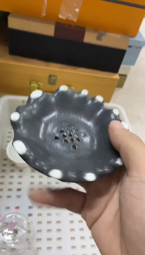 杯无运费险有瑕疵的摄影的产品有使用过的痕迹有点脏介意勿拍