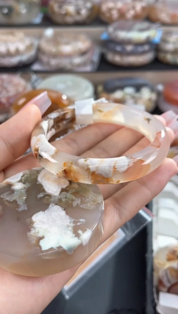 未镶嵌手镯石英质玉57