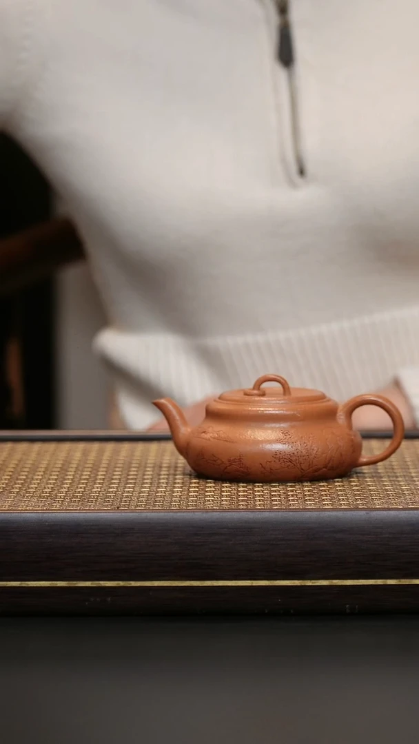 茶壶紫砂黄降坡 曲壶