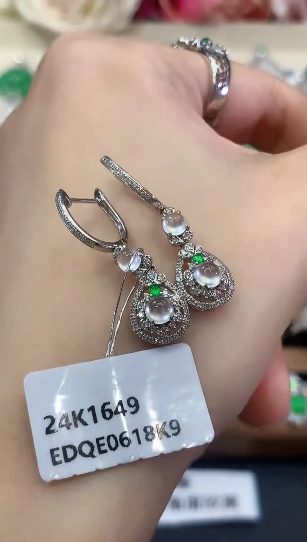 18K金镶嵌翡翠耳饰C62