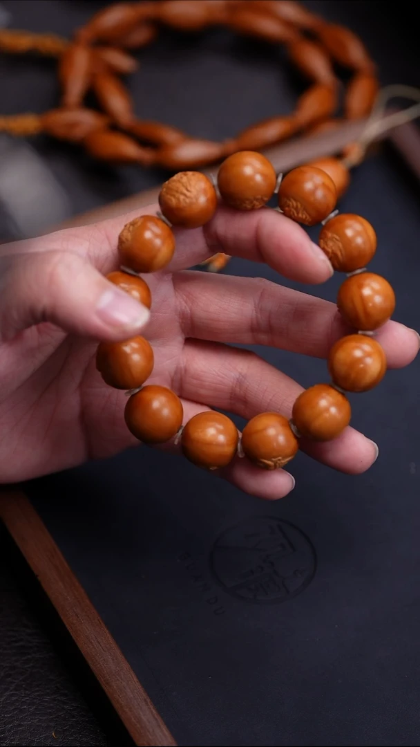 手串橄榄核郎**哥苏工橄榄核  龙珠