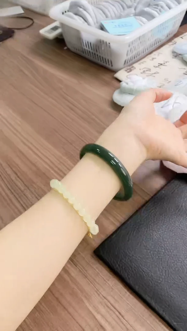 未镶嵌手镯石英质玉156-64