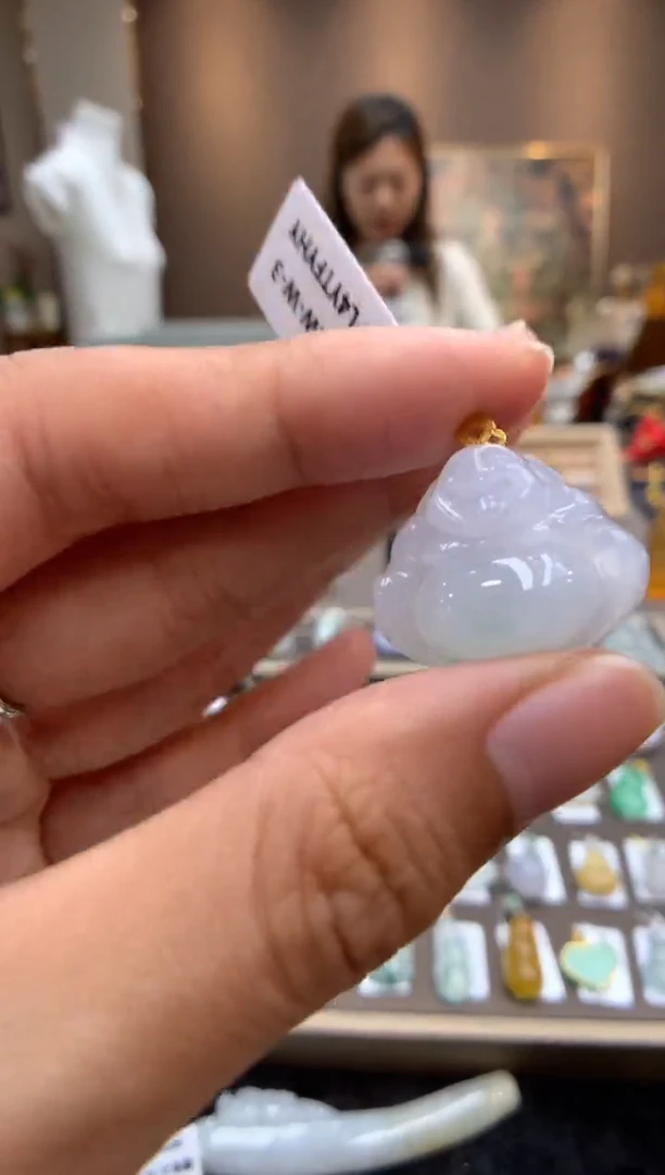 翡翠18K金镶嵌颈饰佛公