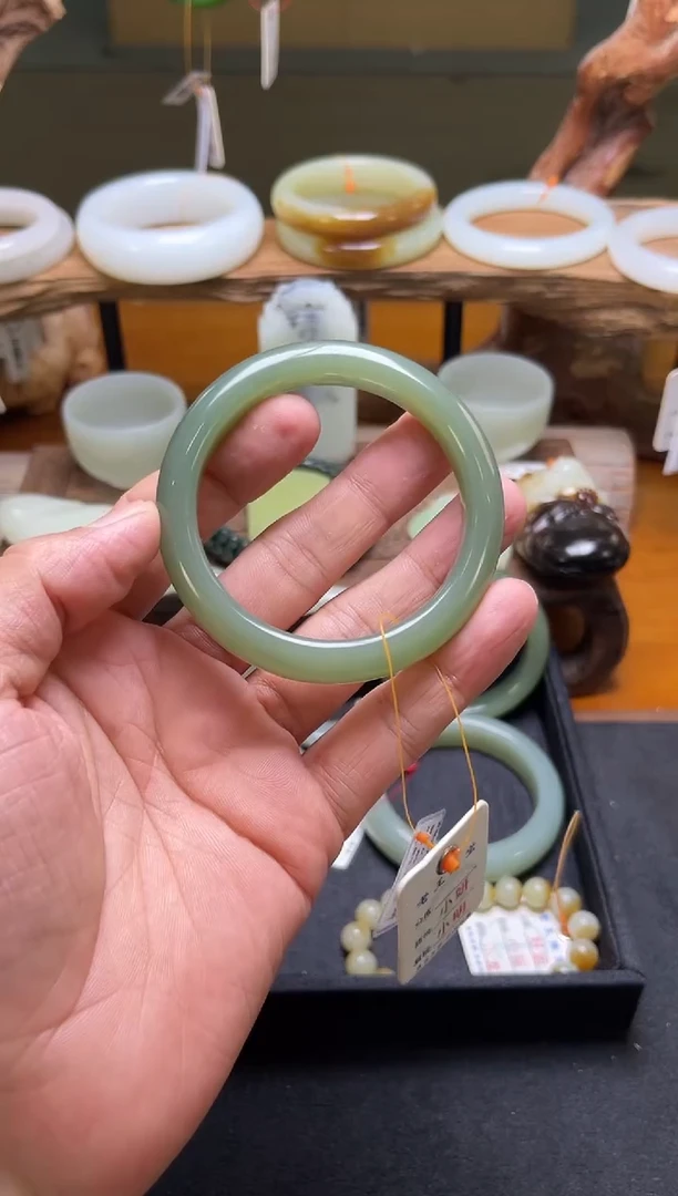 和田玉手镯未镶嵌青海湖水绿手镯 56+圈9009218