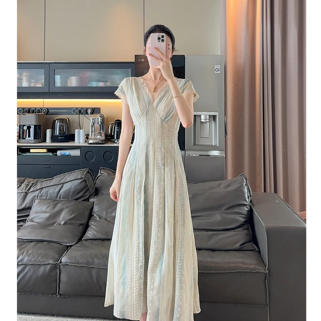 维尼【女神绣花裙】重工轻奢气质款连衣裙 GYS202565