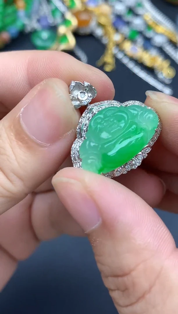 颈饰18K金镶嵌翡翠534-春日珠宝