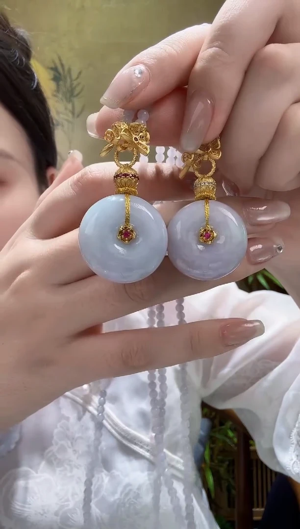 颈饰未镶嵌翡翠多样发其一个