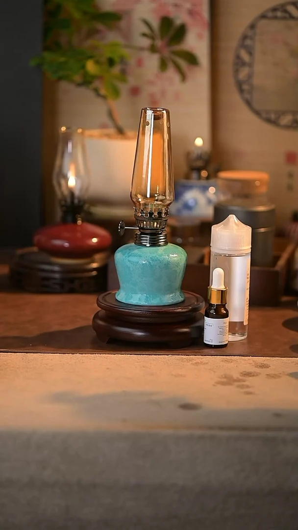 滇****号景德镇陶瓷香薰灯摆件