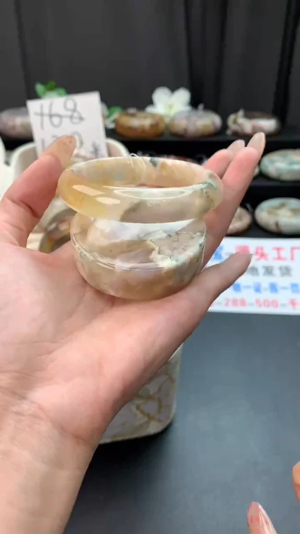 未镶嵌手镯石英质玉（57圈口）赠送镯心
