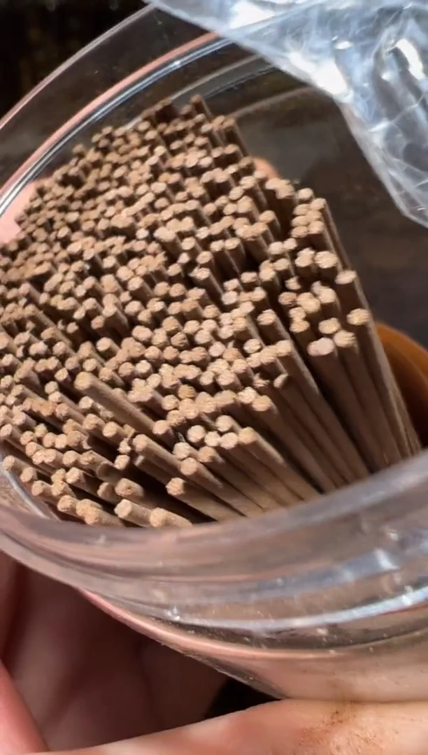 沉香沉香碎屑富森红土10克