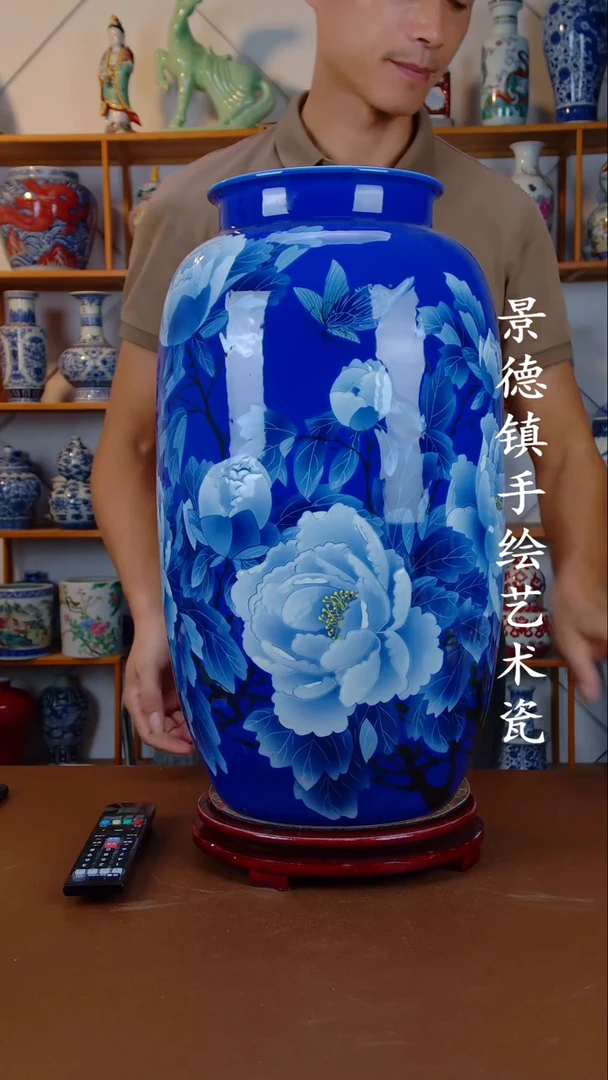 现代景德镇手工手绘陶瓷摆件35