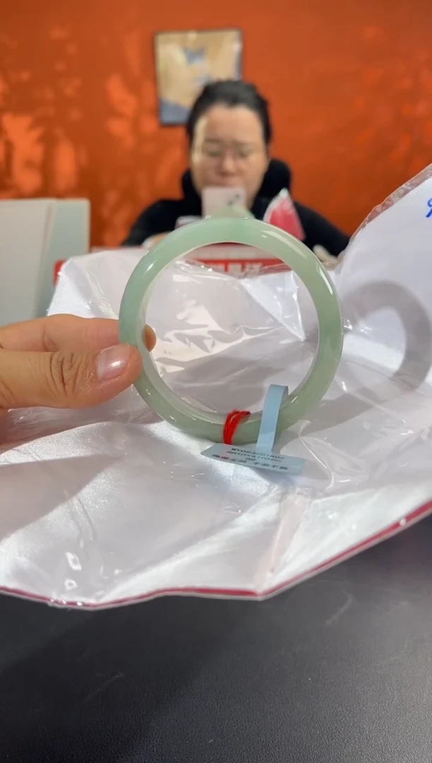 未镶嵌手镯翡翠翡翠手镯