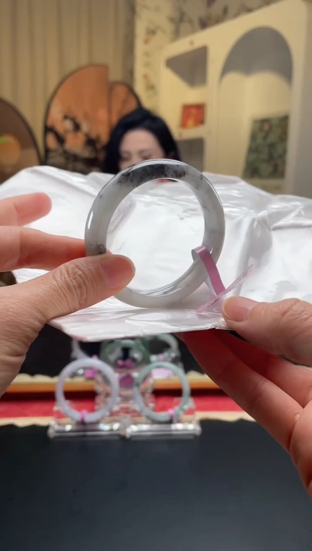 翡翠手镯未镶嵌翡翠手镯4