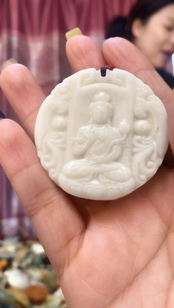 未镶嵌岫玉吊坠