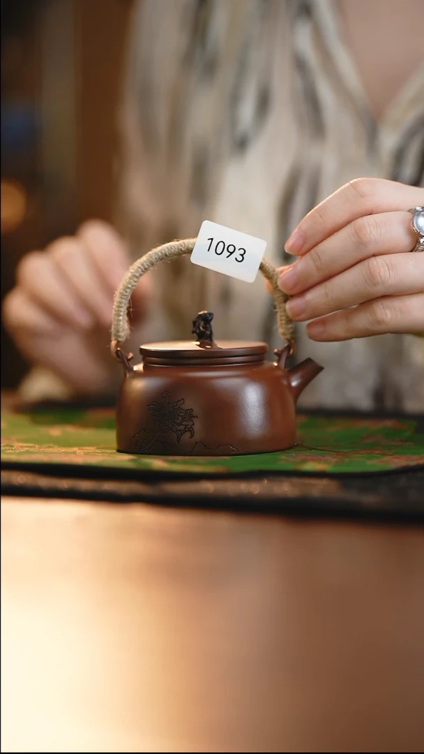 雲梦茶器紫陶提梁壶（图案随机）1093
